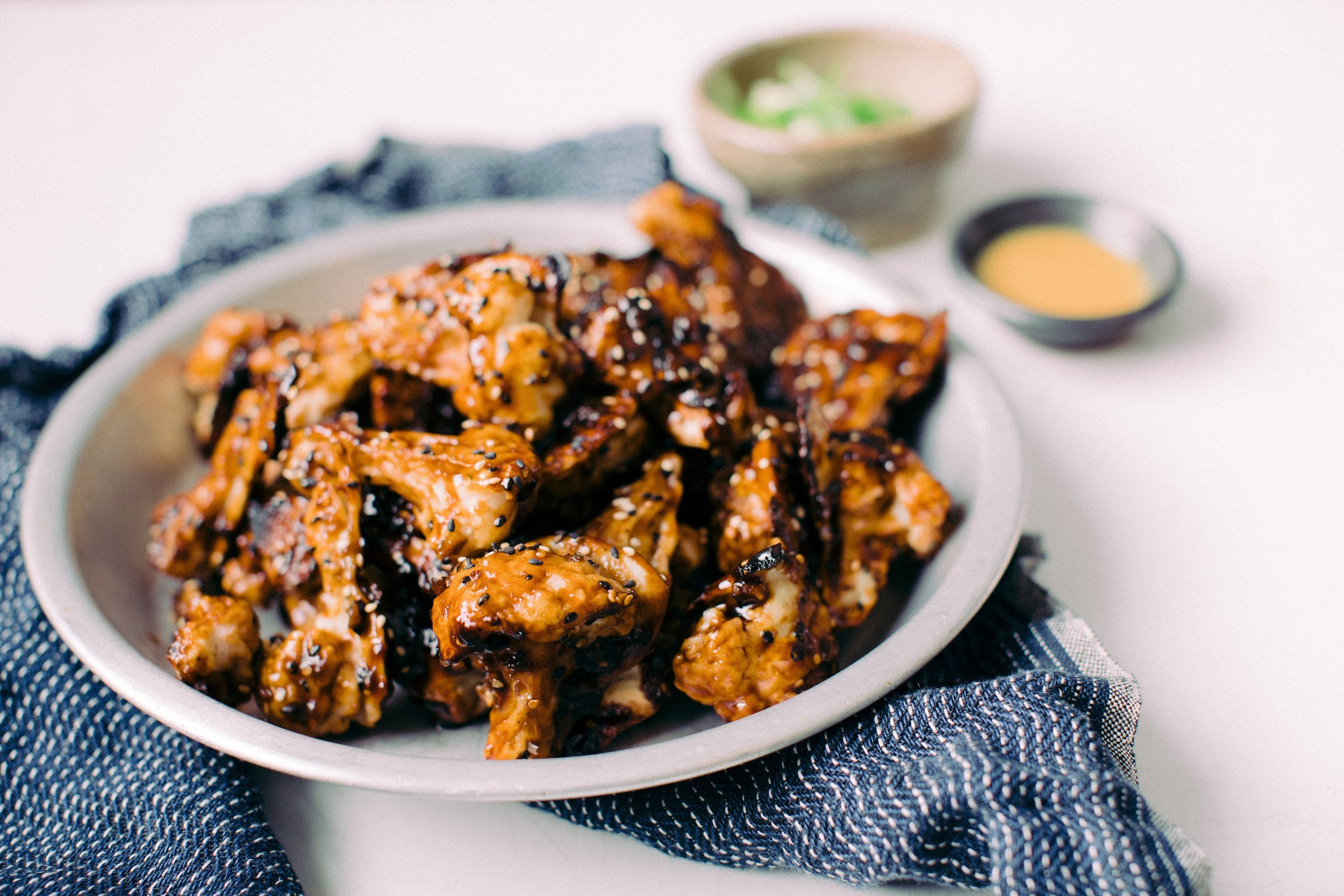 Spicy Sesame Cauliflower WINGS – Smak Dab Mustard
